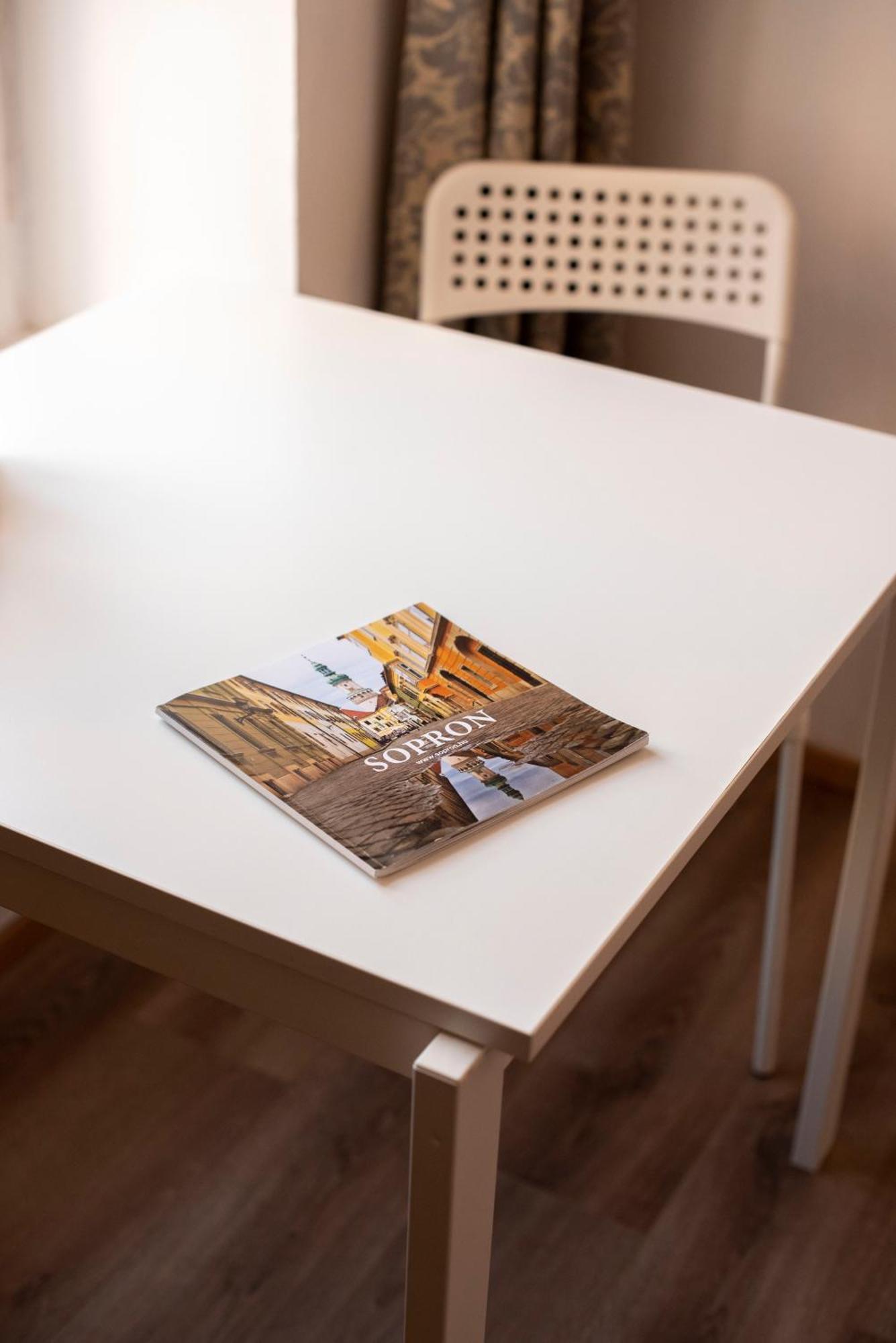 Varfal-Lak Apartman Sopron Eksteriør billede
